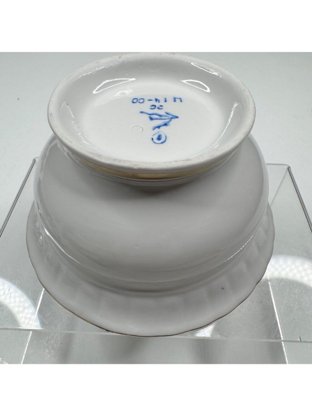 Porcelain Lidded Sugar Bowl With Gold Trim & Matching Ladle - Picture 13 of 16
